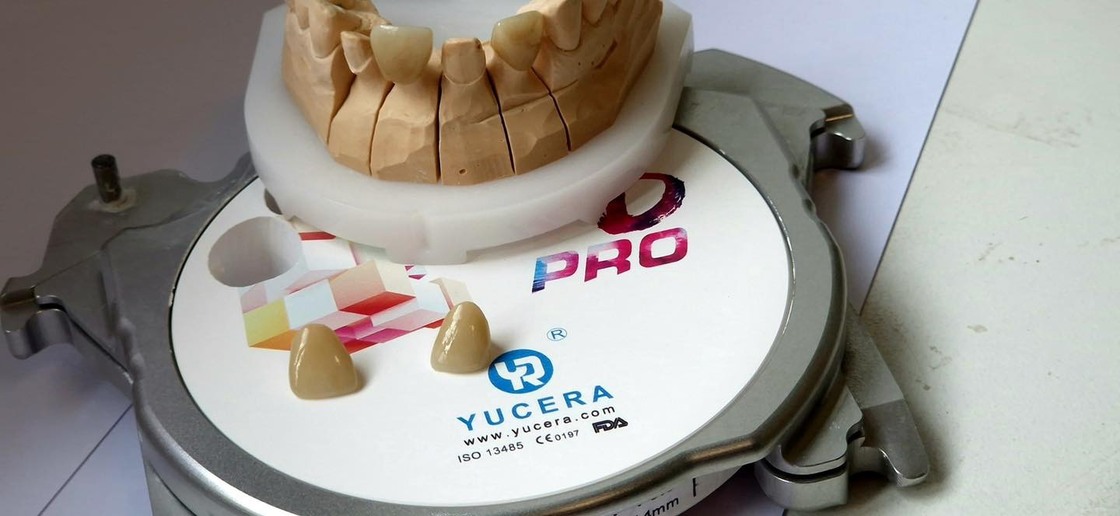 Yucera 4D Pro 95mm Dentystyczny Blok Cyrkonu Precyzyjne Wymiary Odpowiedni dla Różnych Rozwiązań Odbudowy Dentystycznej